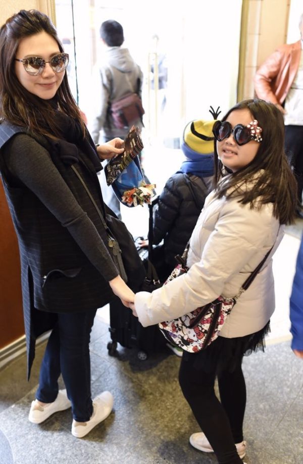 The fashionable mother daughter tandem off to one of their many bonding trips
