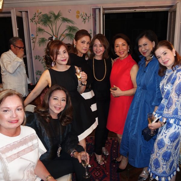 matti fans margie moran, koruna sanchez-roxas, melba eduardo-solidum, carol garcia, small laude, menchu katigbak, babette aquino and moi